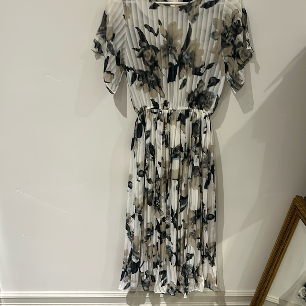 Pleated midi dress